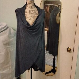 Women's drape Asymmetrical Shoulder button closure Olivia Sky top size S NWOT